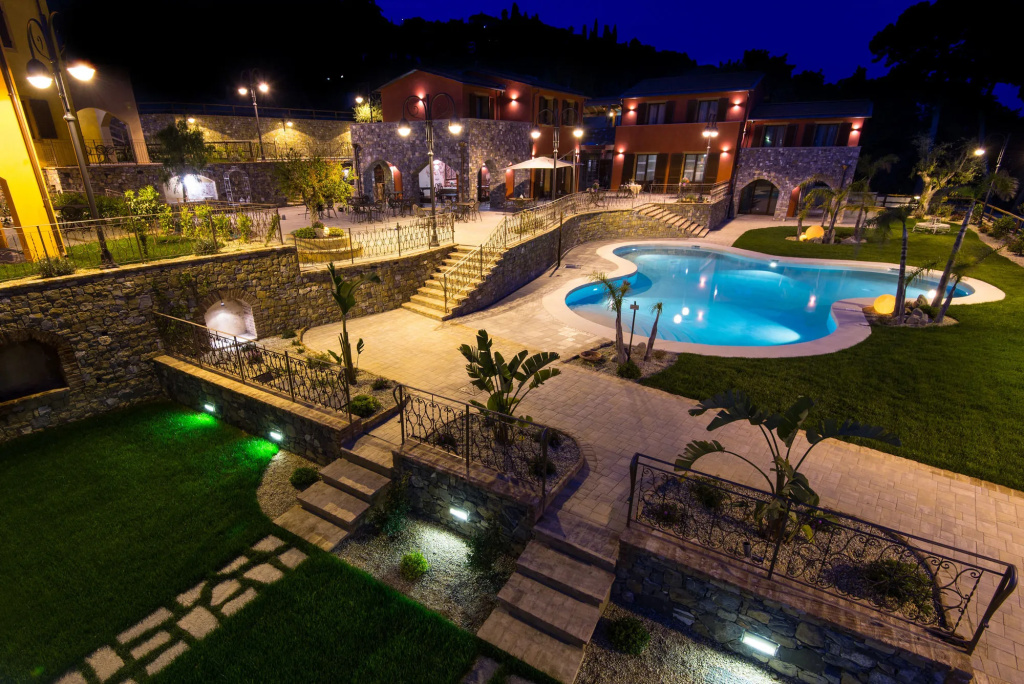 Leonardo Resort