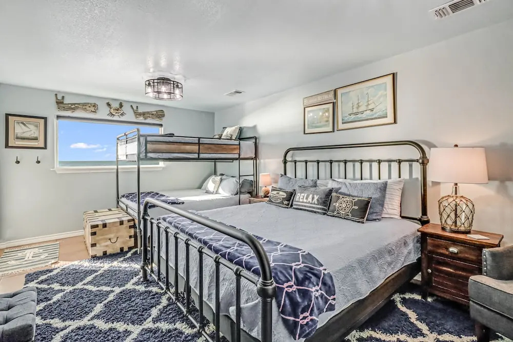 Baydream 4 Bedroom Home by RedAwning