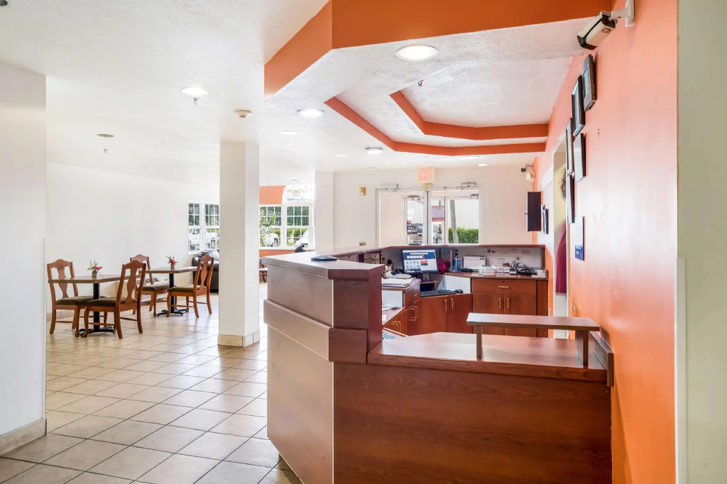 Golden Isles Inn & Suites Brunswick South