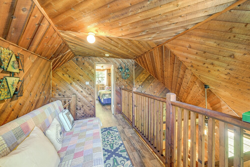 Lakefront North Carolina Abode w/ Grill & Fire Pit