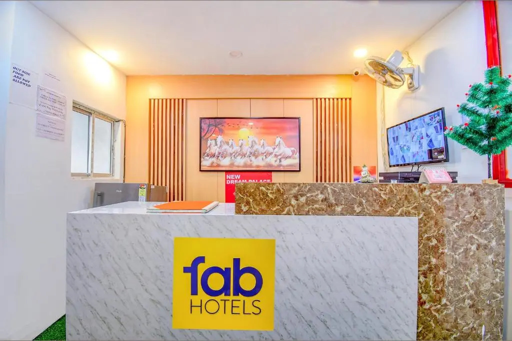 FabHotel New Dream Palace - Nr Acropilose Mall And Ruby Hospital
