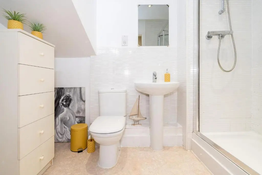 Classy 2 Bed Detatched House- Birmingham- Broad Street & Brindley Place- 10 min walk from Bullring, 02 Arena, New Street Station & Grand Central