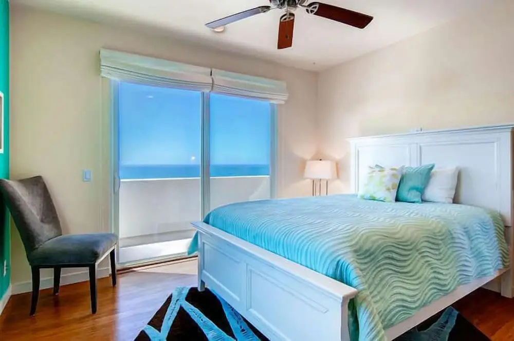 House By The Ocean