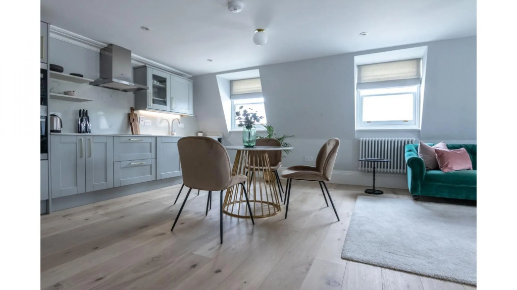 Royal Kensington Penthouse IX- 3 bed