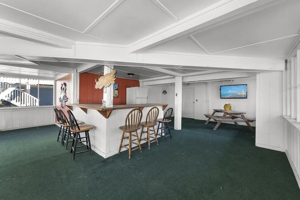 Luxury 5BR Living w Private Pool