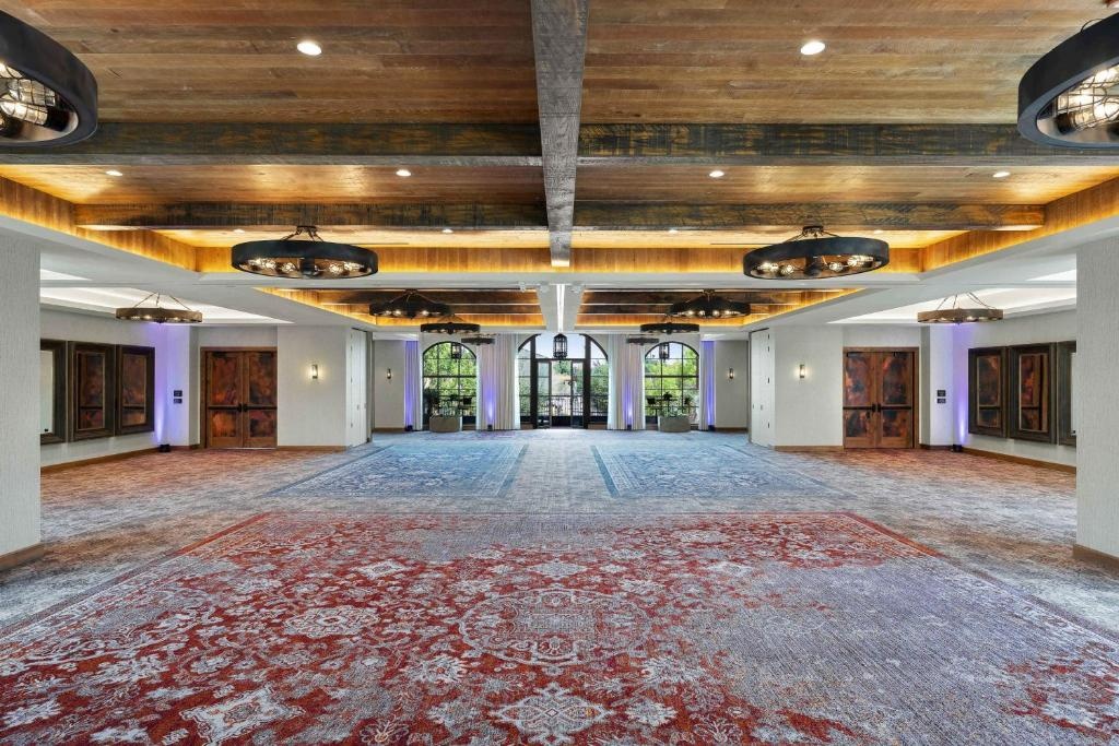 Hotel Drover, Autograph Collection