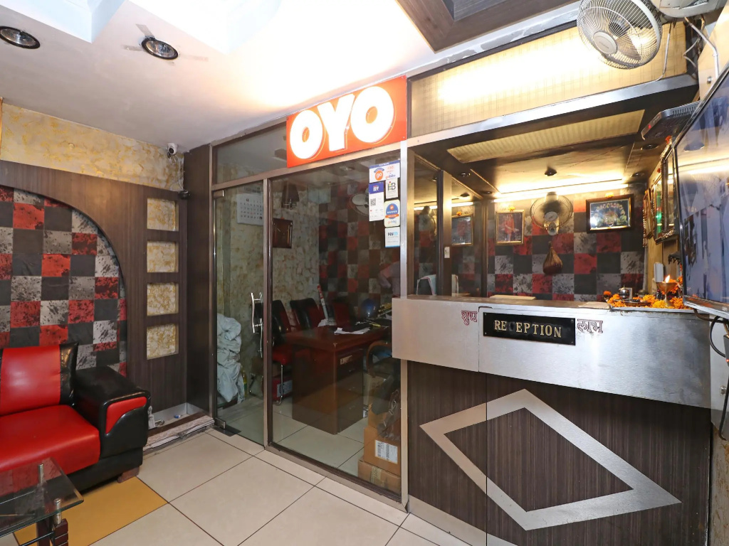 OYO 11637 Hotel Novelty