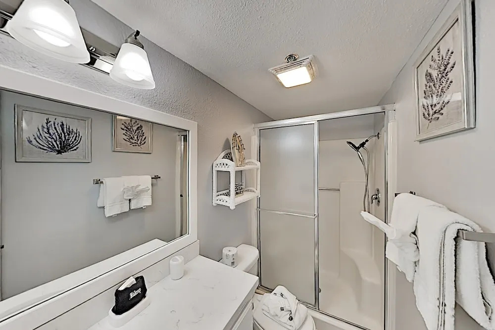 Walkable Gulf-front Perch: Oversize Balcony & Pool 2 Bedroom Condo