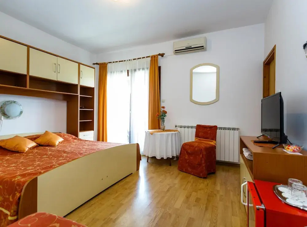 Sunny and Sleek Krk Rooms with Balcony