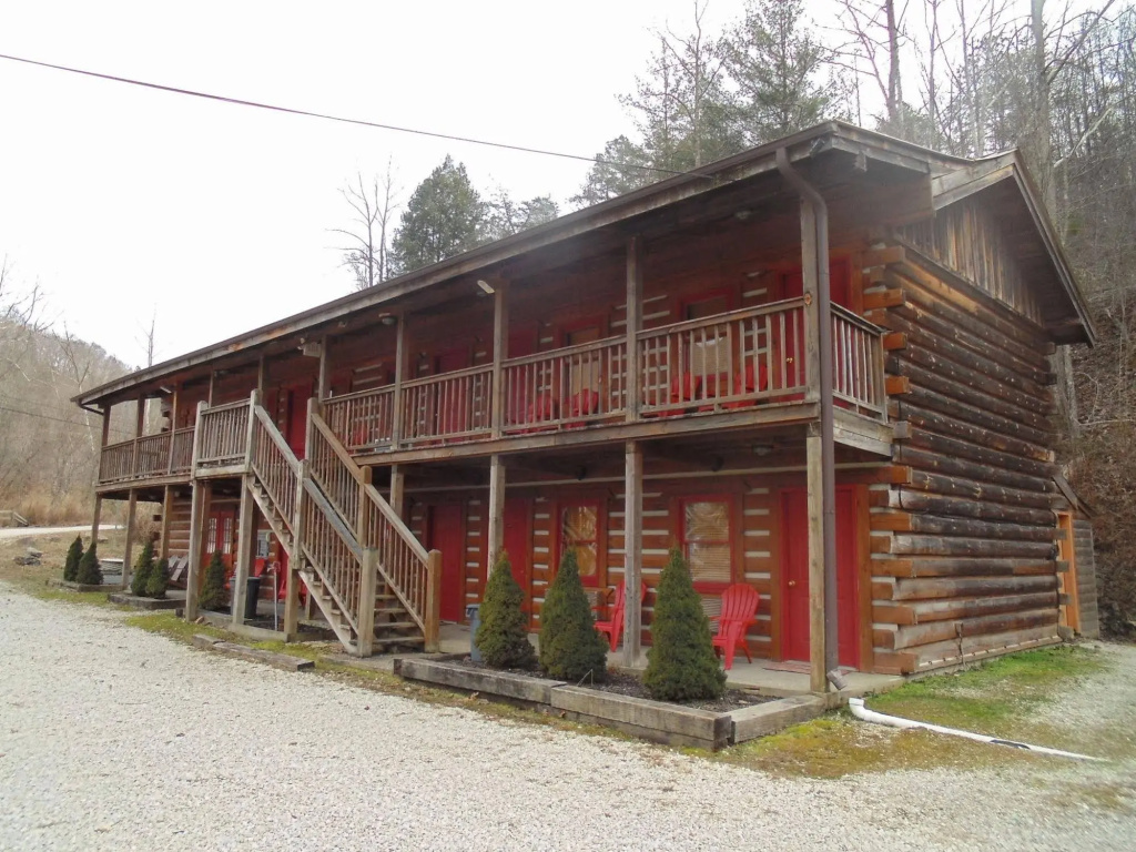 Black Bear Lodge Motel