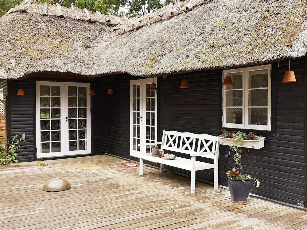 6 Person Holiday Home in Rodby-by Traum
