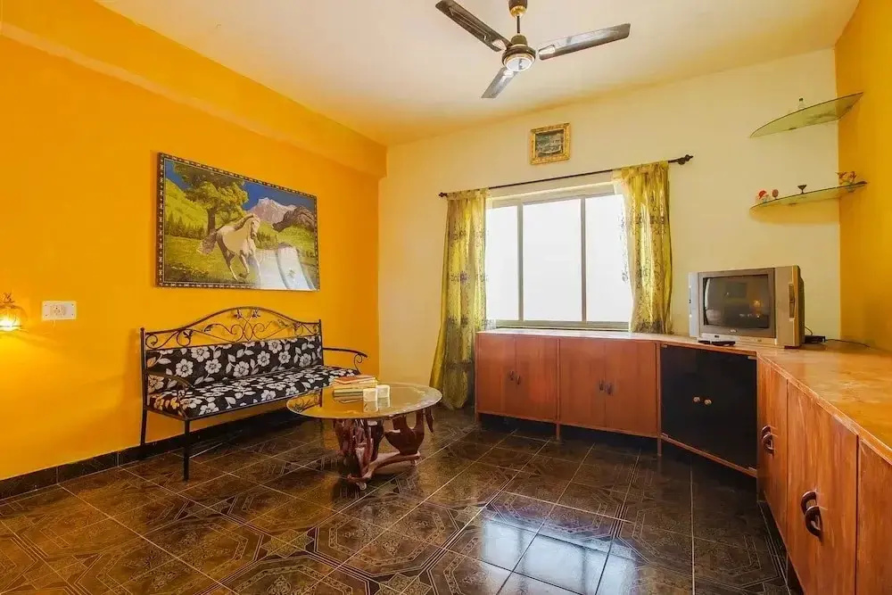 OYO 19181 Home Bright 2BHK Near Club Cubana