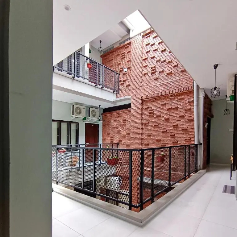 SaBi Guest House - Strategic Family -married couples only- Hostel in Prawirotaman