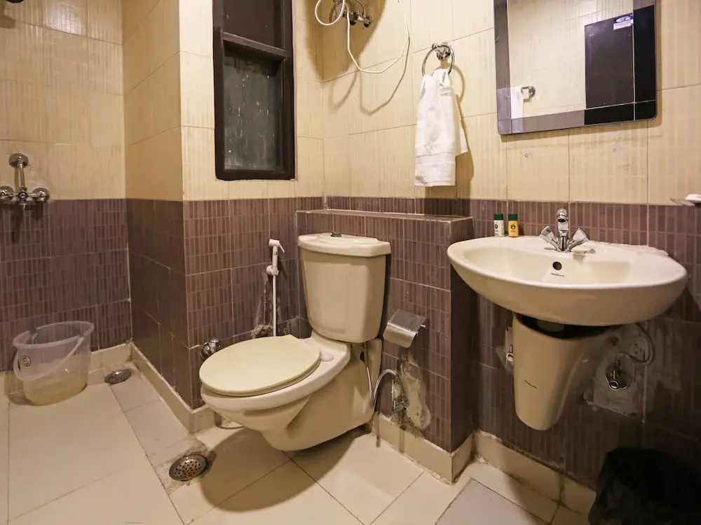 FabHotel F9 Noida Sector 51