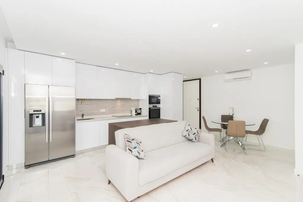 800m From the Boat to Praia das Cabanas, With Pool, Terrace, Wifi and air con