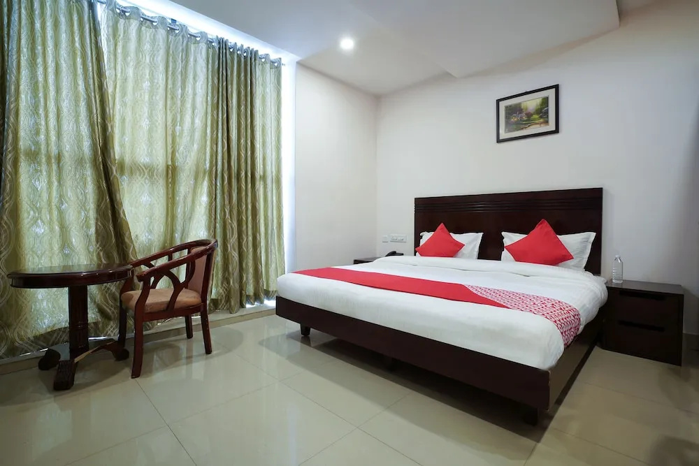 OYO Flagship 18828 Swagath Residency Kondapur