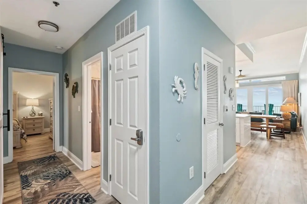 Laketown Wharf 2123 3 Bedroom Condo