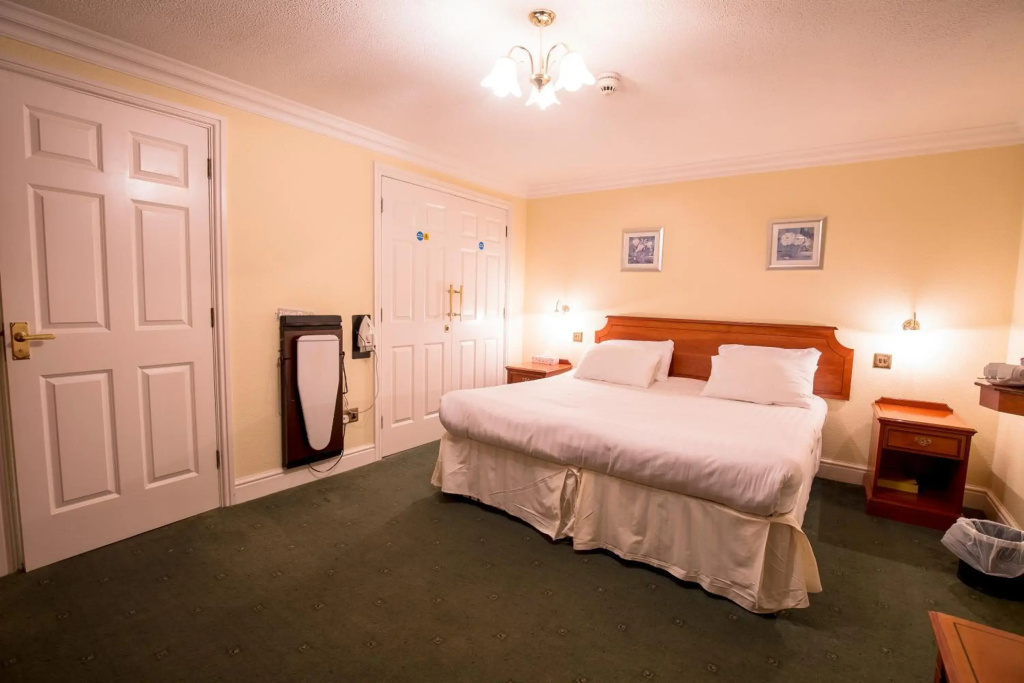 Harefield Manor Hotel