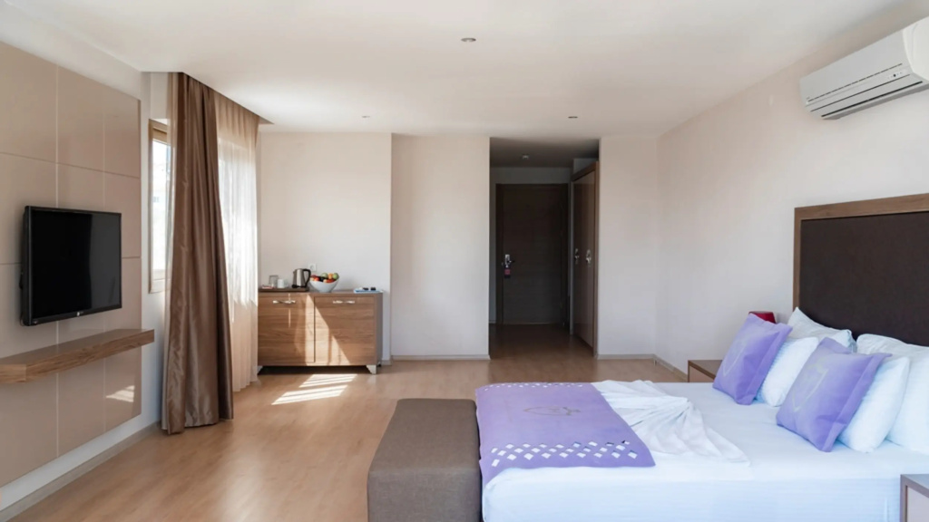Ladies Beach Suite Hotel