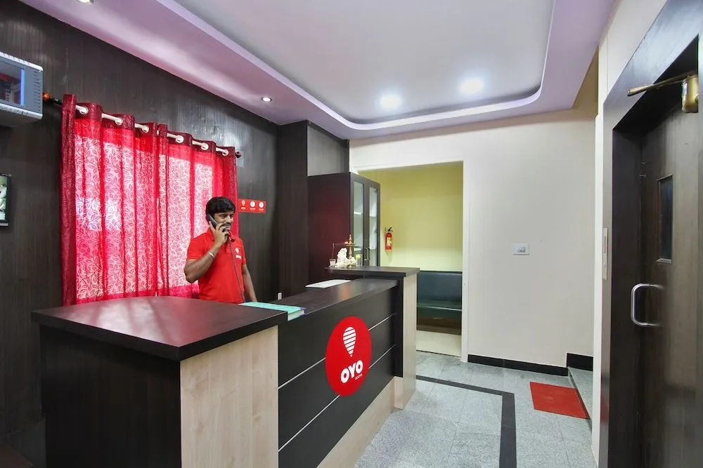 OYO 9060 Sri Sai Guest Inn