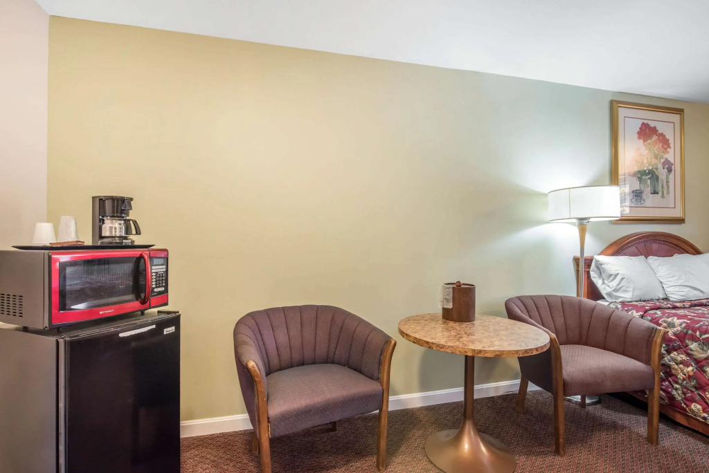 Rodeway Inn Bellows Falls