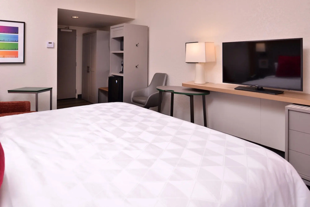 Holiday Inn & Suites Orlando - I-Drive - Theme Parks by IHG