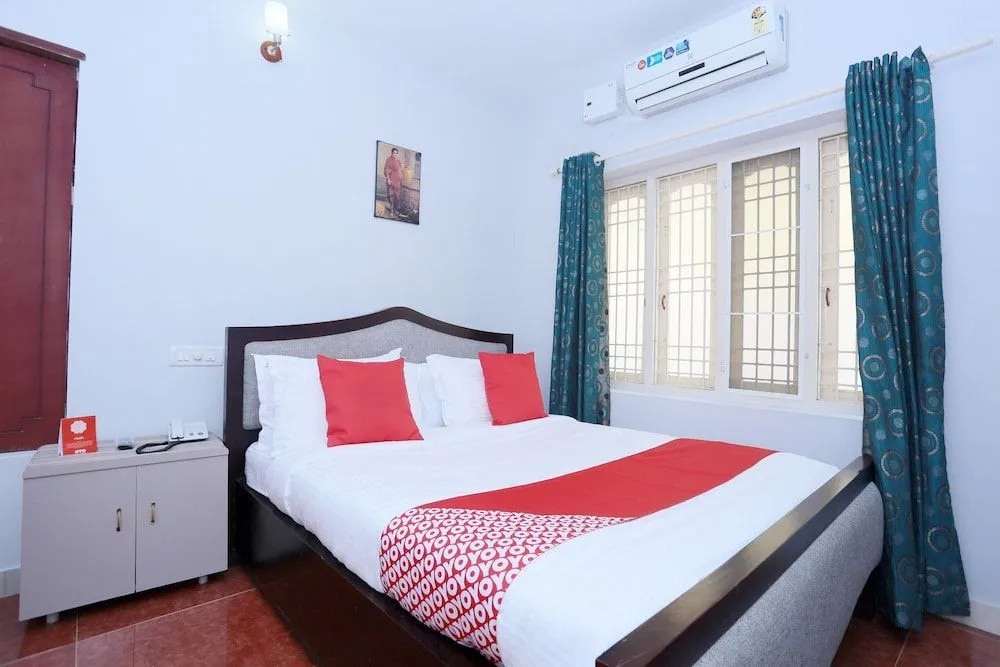 OYO 23736 Royale Suites And Apartments