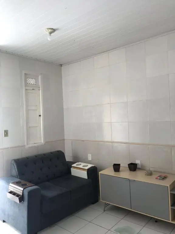 Casa em residencial, mobiliada para temporada.