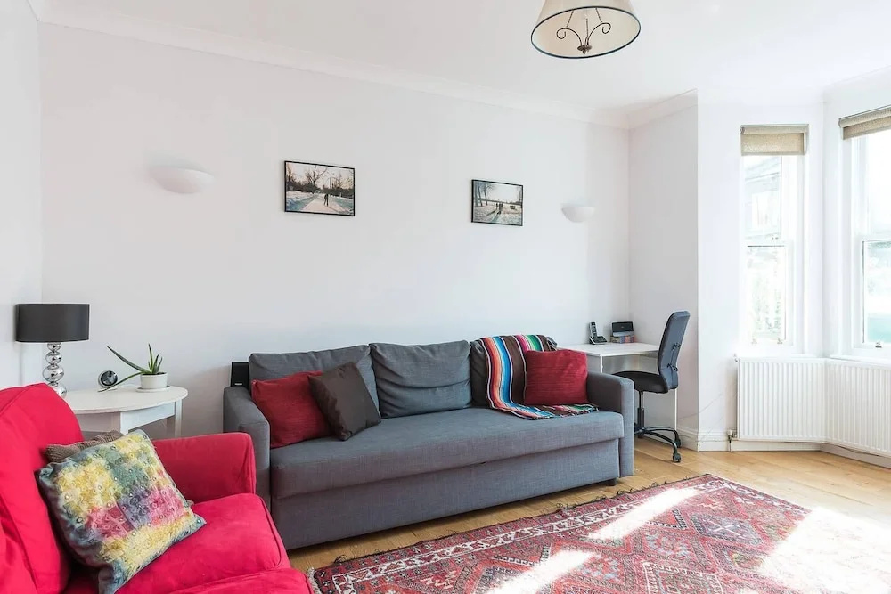 Fabulous 4BR Family Home in East London