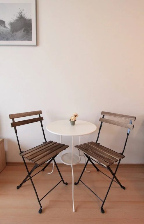 Seaside 1 BR Apartment With Balcony, up to 4 Pax