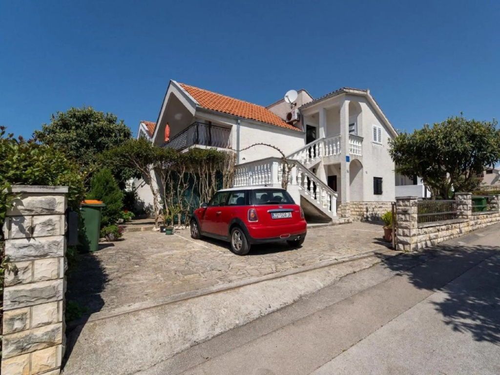Comfortable Apartment With Balcony In A Quiet Area 60 Meters From The Beach
