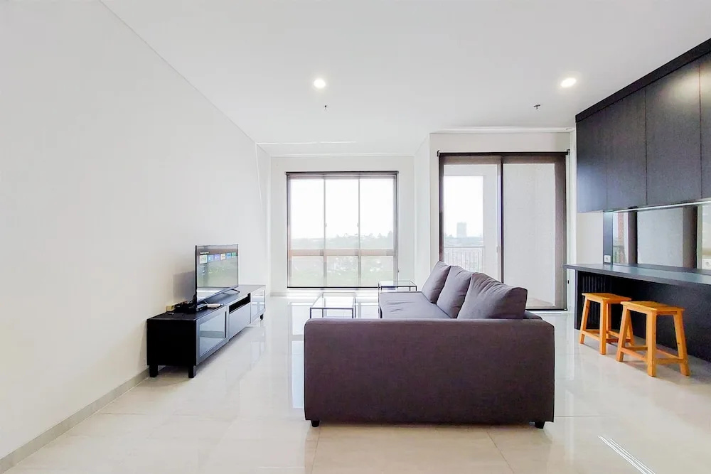 Fancy And Nice 2Br At Lloyd Alam Sutera Apartment