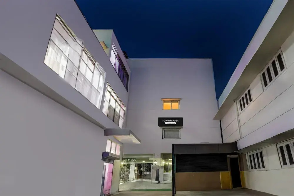 Super Townhouse Arcot Road Near Kauvery hospital