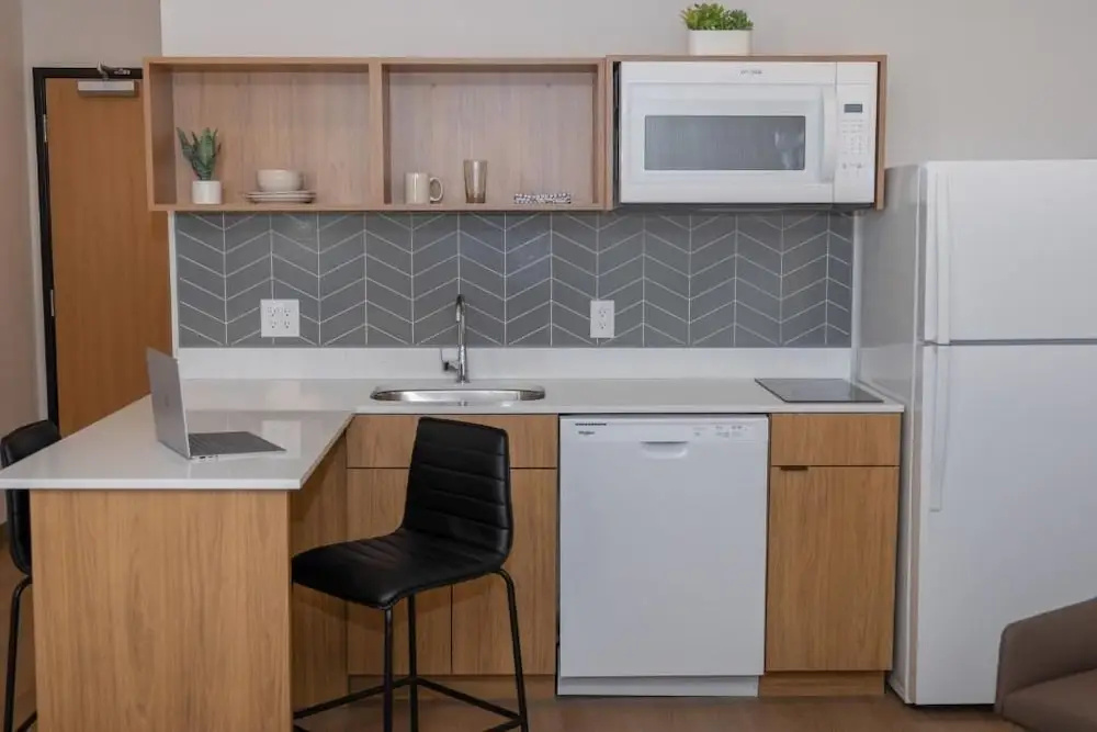 LivAway Suites Phoenix-Surprise