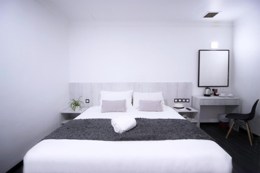Harbour Ville Hotel Hamilton - Lavender