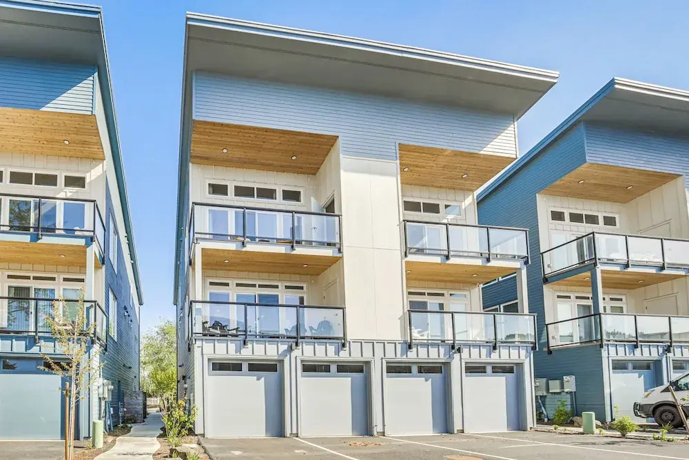 Walk to Beaches: 'siletz Bay Bliss' Townhome