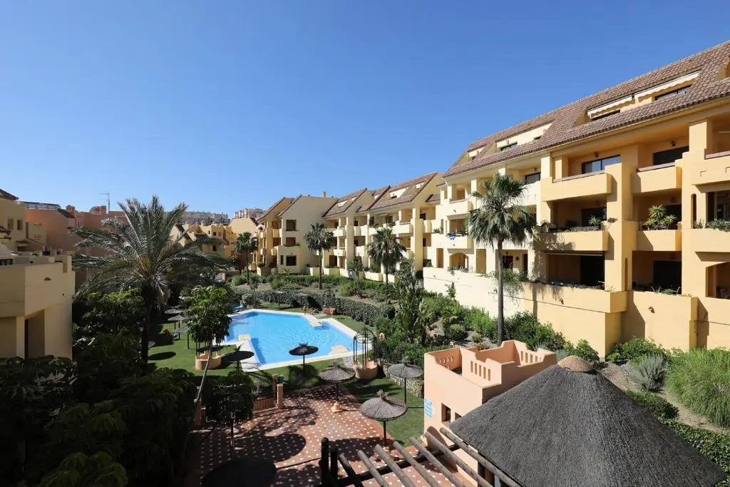 Duquesa Village Apartment - 2 Bed/2 Bath apartment with panoramic sea views