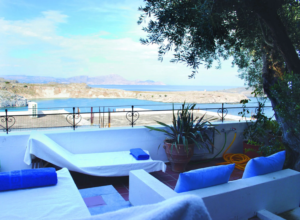 Maris Lindos Suites & Apartments