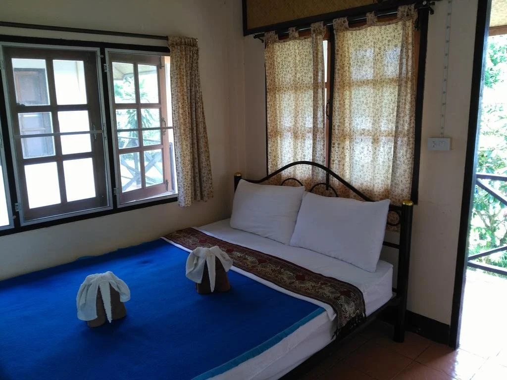 Baan Aomsin Resort