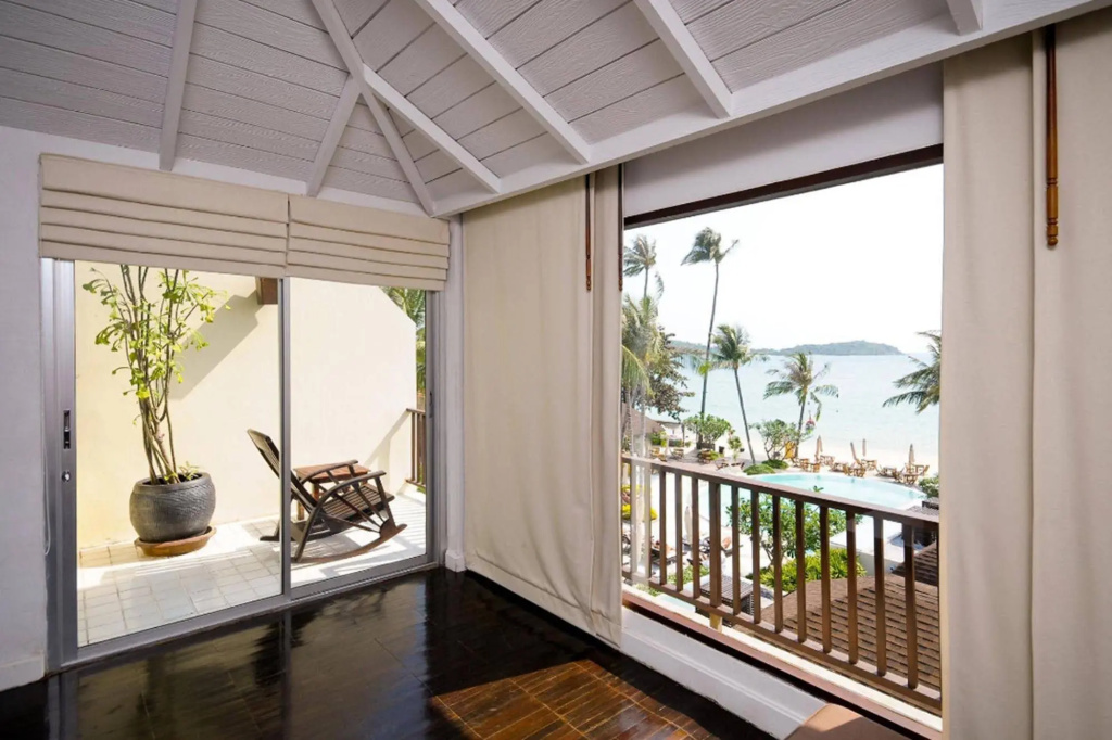 Iyara Beach Hotel And Plaza