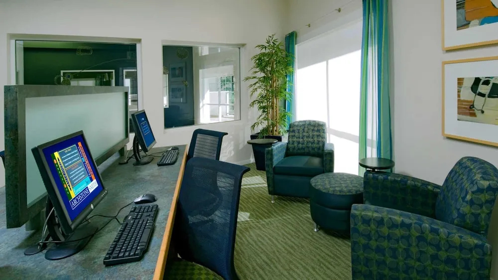 Global Luxury Suites at Via Marina