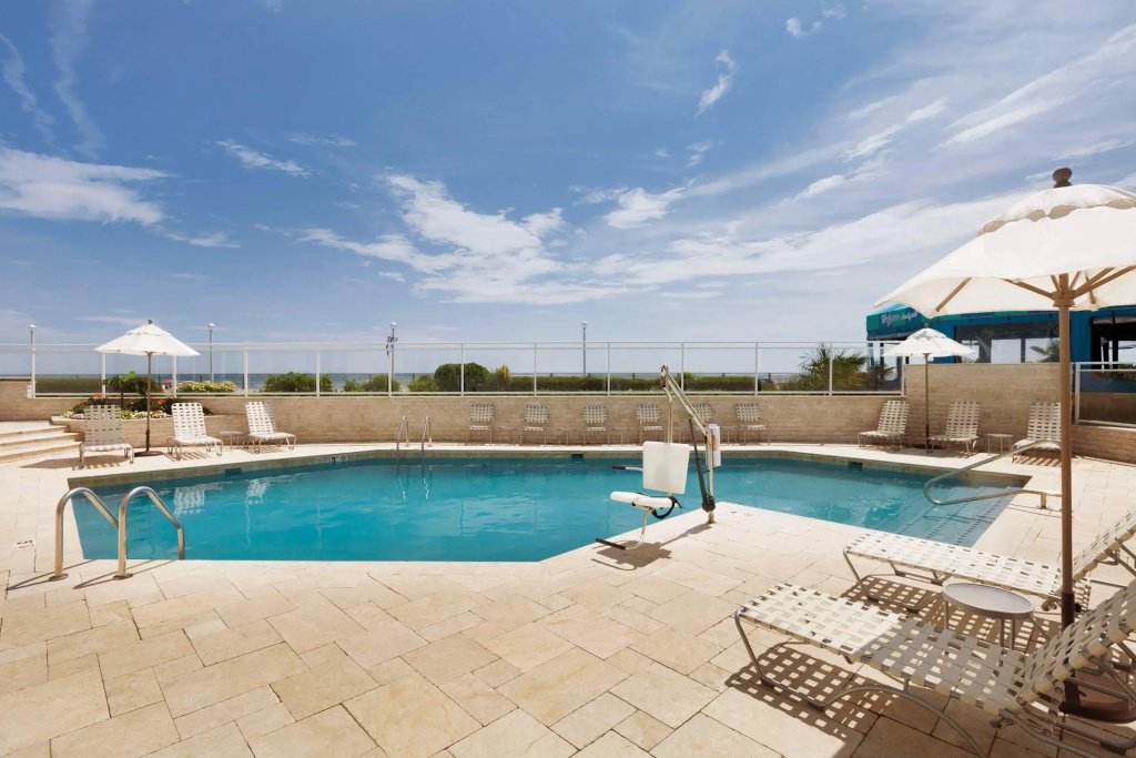 Surfbreak Virginia Beach Oceanfront, an Ascend Collection Hotel