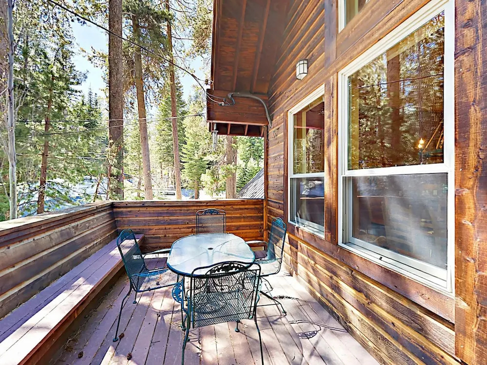 3br/2.5ba Lake  3 Bedroom Home