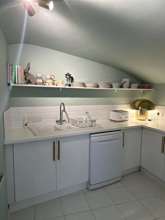 Unique Clifton Apartment on Historic Crescent