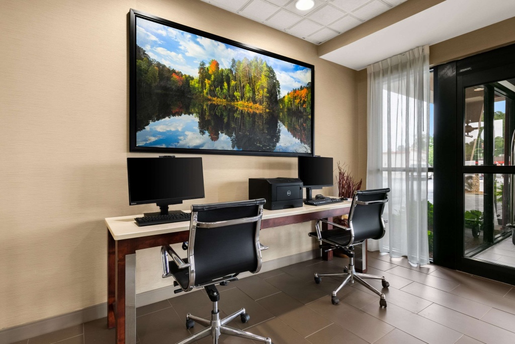 Comfort Suites Commerce