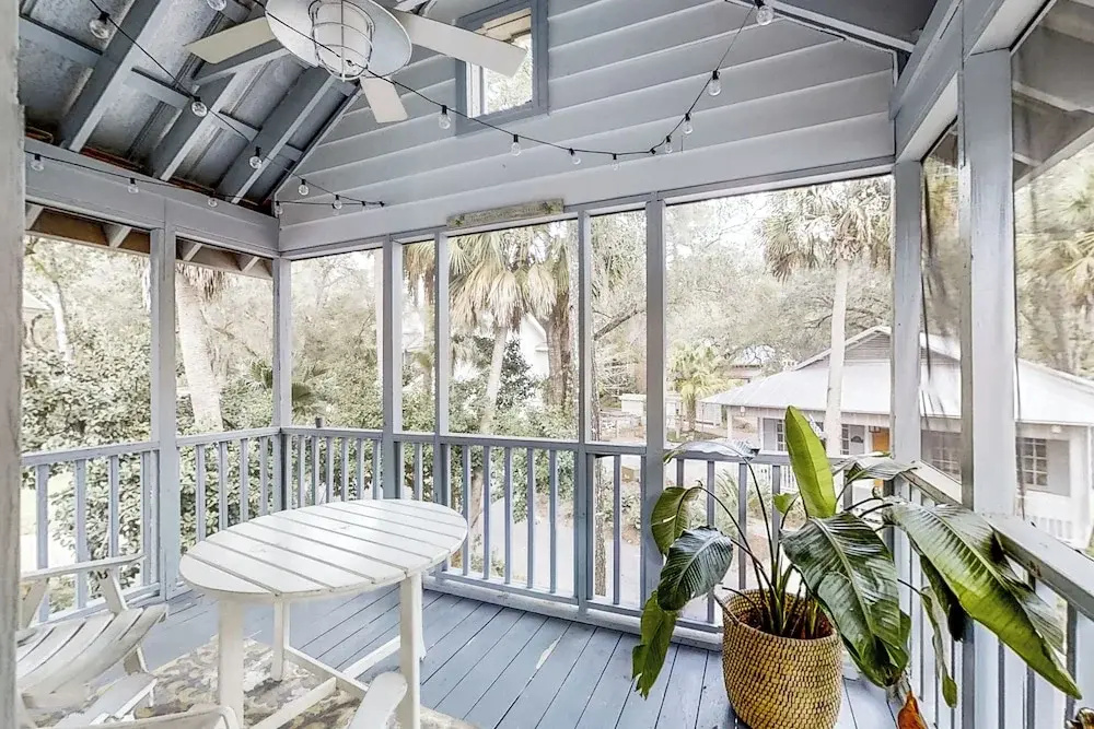 Vanilla Cottage on 30-acre Preserve!