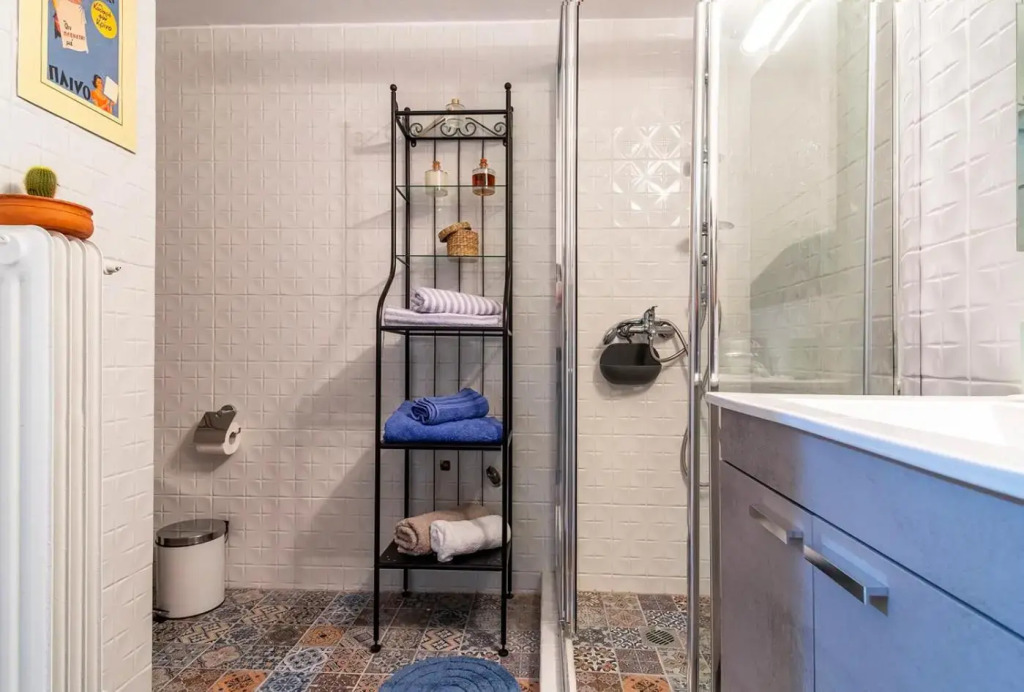 Εξαιρετική τοποθεσία, δίπλα σε νοσοκομεία,6 λεπτά μετρό,100 MBPS