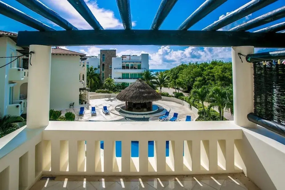 1BR Condo - Best Location! Pool+beach! Sleeps 4!!