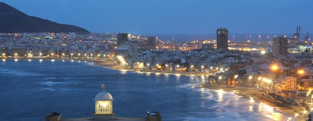 Las Canteras Flat VI by Canary365