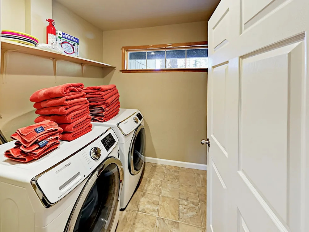 3575 April Dr Home 3 Bedrooms 2.5 Bathrooms Home